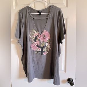 Torrid graphic flower T-shirt!